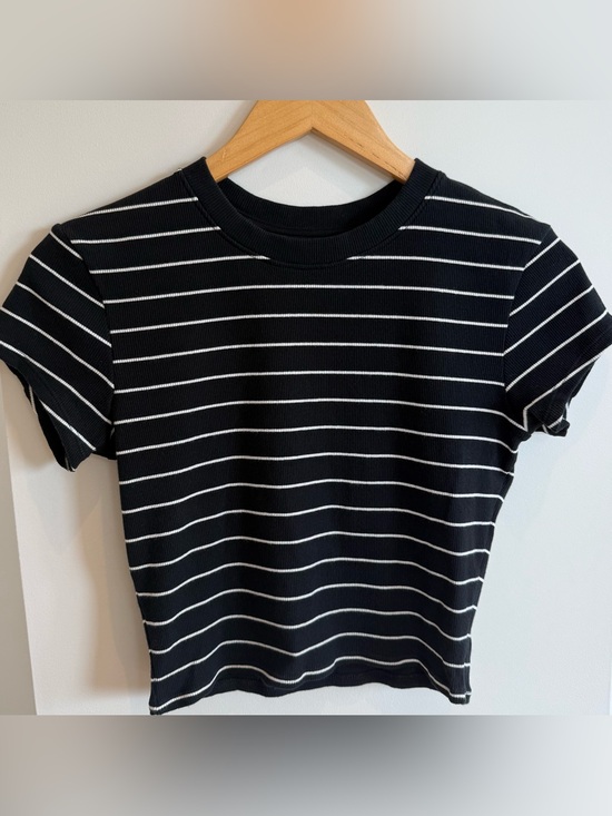 Brunette The Label Tops - Brunette The Label ribbed T, S/M